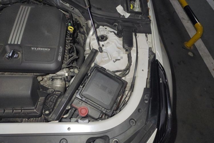 Used Cadillac CT6 2020 28T Luxury Version Engine Bay Left