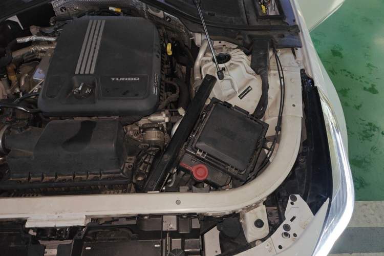 Used Cadillac CT6 2020 28T Luxury Version Engine Bay Left