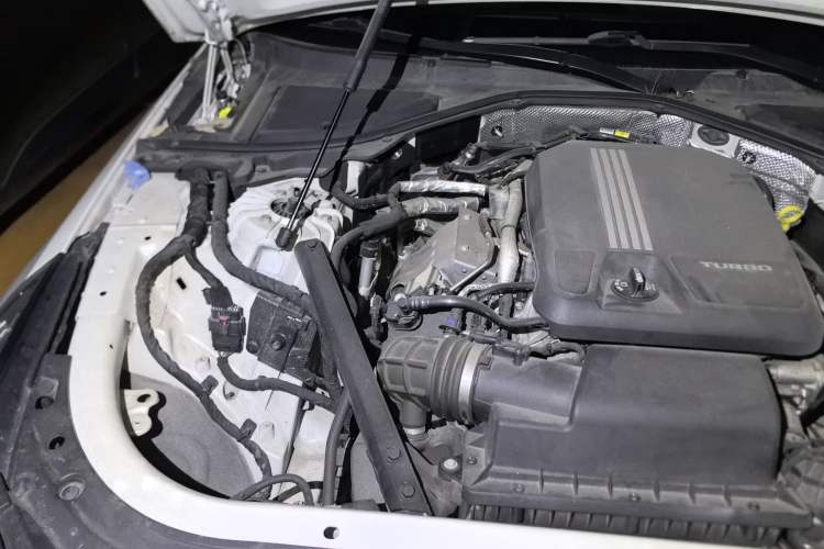 Used Cadillac CT6 2020 28T Fashion Edition Engine Bay Right