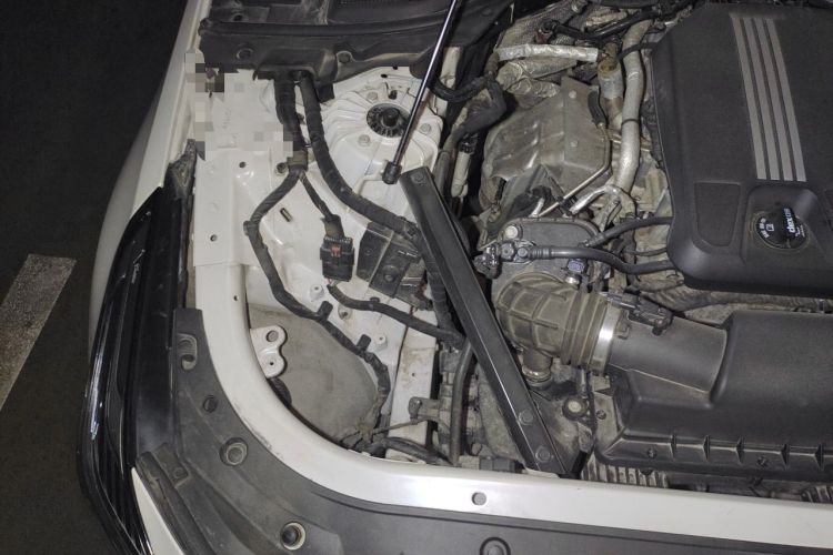 Used Cadillac CT6 2020 28T Luxury Version Engine Bay Right