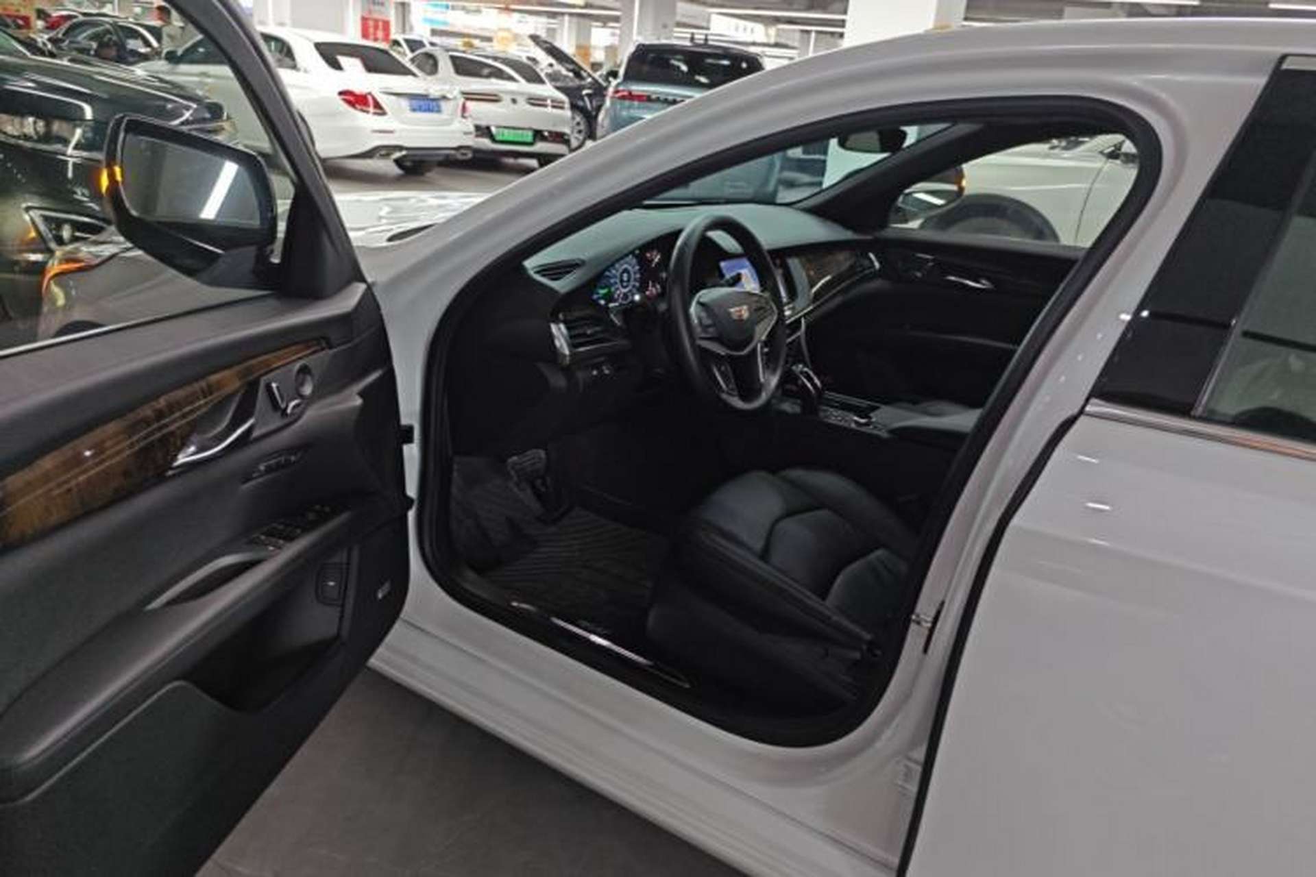 Used Cadillac CT6 2020 28T Luxury Version Left Front Seat