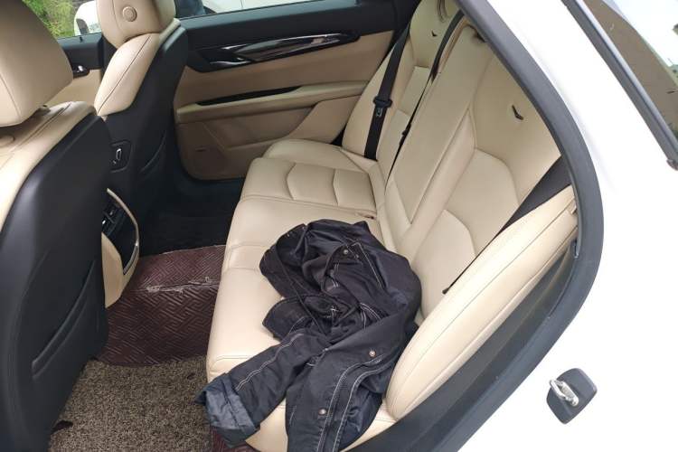 Used Cadillac CT6 2020 28T Fashion Edition Left Rear Seat