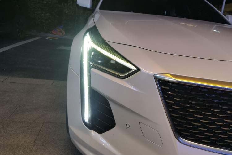 Used Cadillac CT6 2020 28T Fashion Edition Right Front Headlight