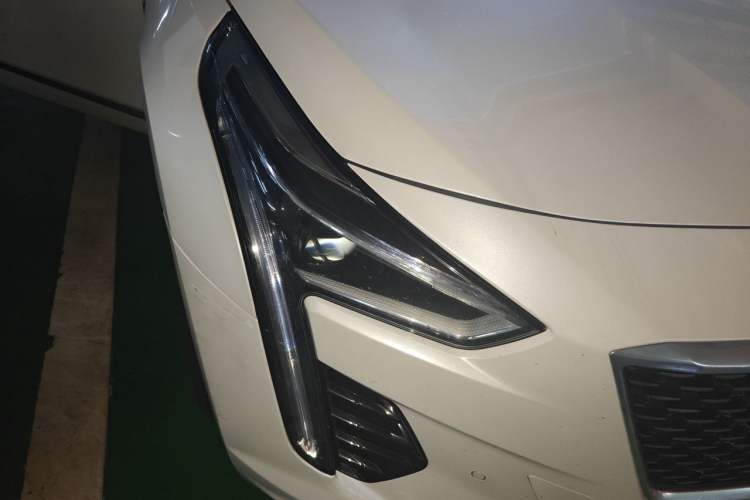 Used Cadillac CT6 2020 28T Luxury Version Right Front Headlight