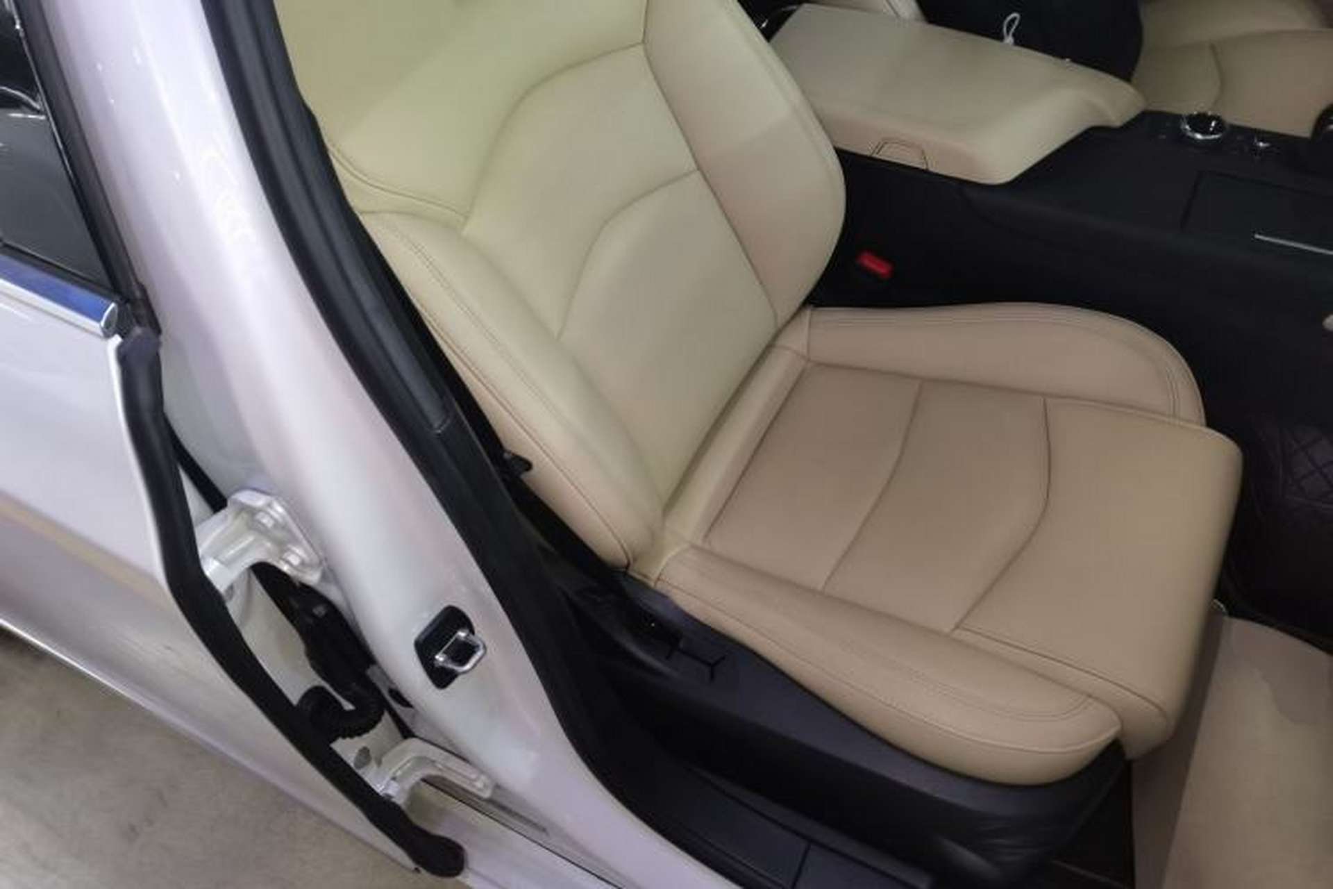 Used Cadillac CT6 2020 28T Fashion Edition Right Front Seat
