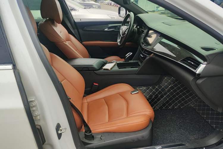 Used Cadillac CT6 2020 28T Luxury Version Right Front Seat