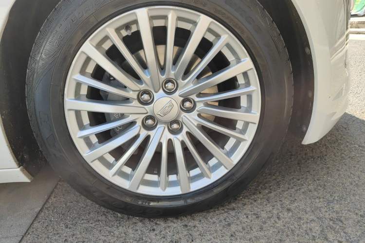 Used Cadillac CT6 2020 28T Elite Edition Right Front Wheel Hub