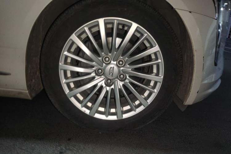 Used Cadillac CT6 2020 28T Luxury Version Right Front Wheel Hub