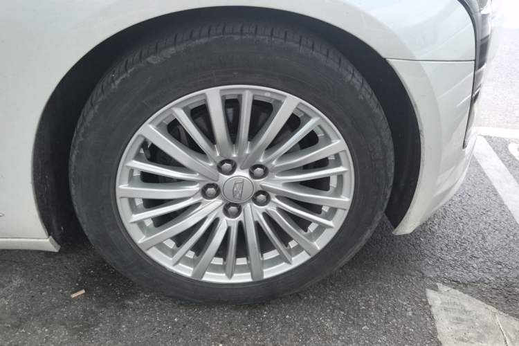 Used Cadillac CT6 2020 28T Fashion Edition Right Front Wheel Hub