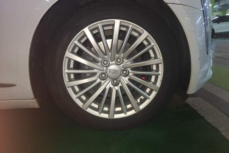 Used Cadillac CT6 2020 28T Luxury Version Right Front Wheel Hub