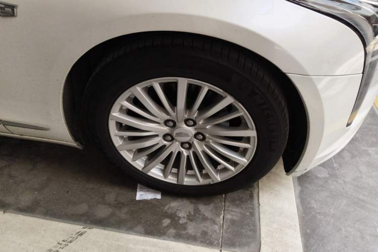 Used Cadillac CT6 2020 28T Luxury Version Right Front Wheel Hub