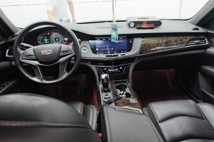 Used Cadillac CT6 2021 28T Luxury Version Center Console