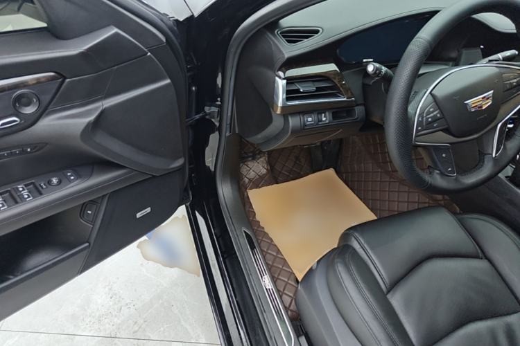 Used Cadillac CT6 2021 28T Luxury Version Driver Seat