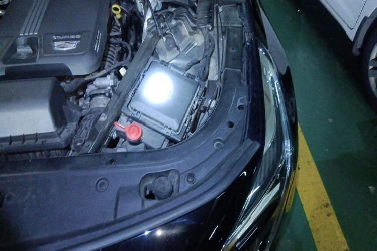 Used Cadillac CT6 2021 28T Luxury Version Engine Bay Left