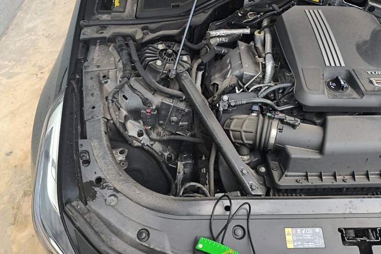Used Cadillac CT6 2021 28T Luxury Version Engine Bay Right