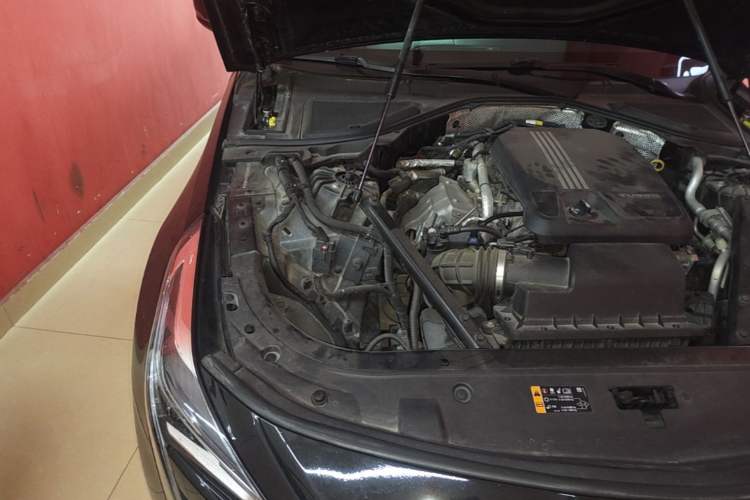 Used Cadillac CT6 2021 28T Elite Edition Engine Bay Right