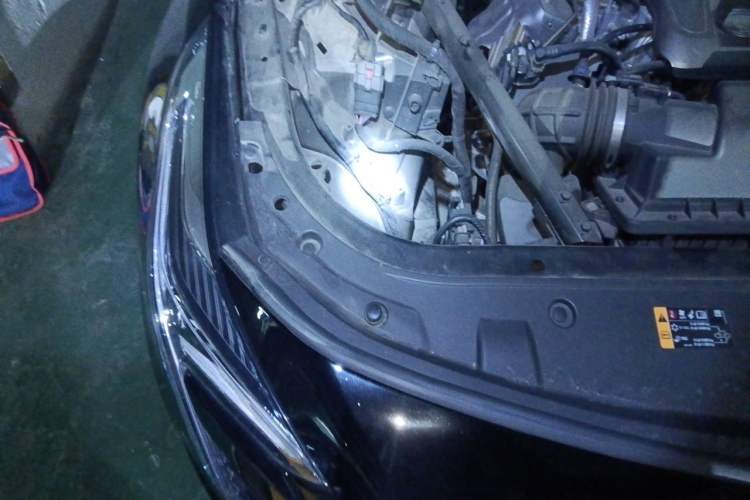 Used Cadillac CT6 2021 28T Luxury Version Engine Bay Right
