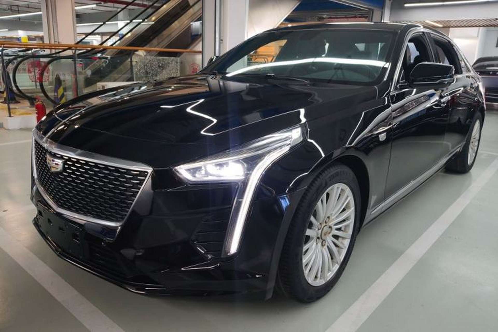 Used Cadillac CT6 2021 28T Elite Edition Front Left 45 Deg