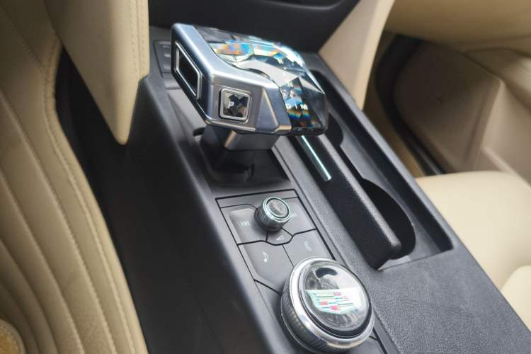 Used Cadillac CT6 2021 28T Fashion Edition Gear Lever