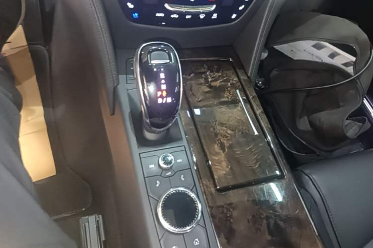 Used Cadillac CT6 2021 28T Luxury Version Gear Lever