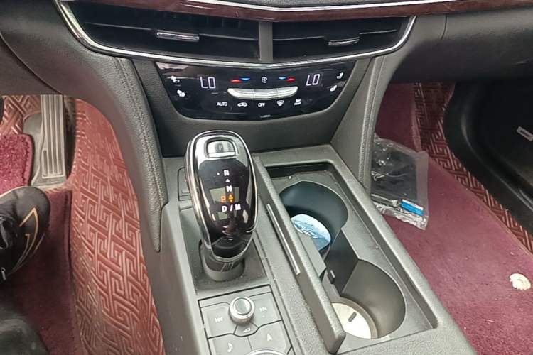 Used Cadillac CT6 2021 28T Fashion Edition Gear Lever