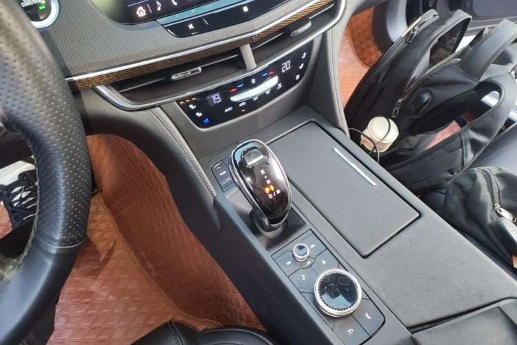 Used Cadillac CT6 2021 28T Luxury Version Gear Lever