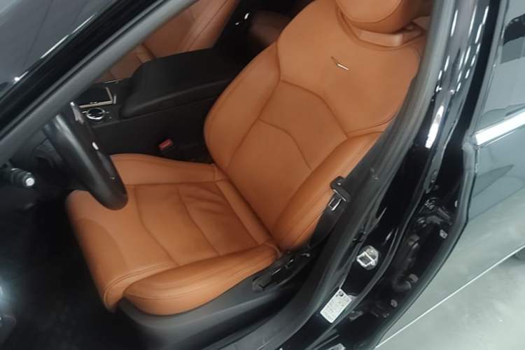 Used Cadillac CT6 2021 28T Luxury Version Left Front Seat