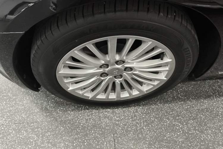 Used Cadillac CT6 2021 28T Elite Edition Left Front Wheel Hub