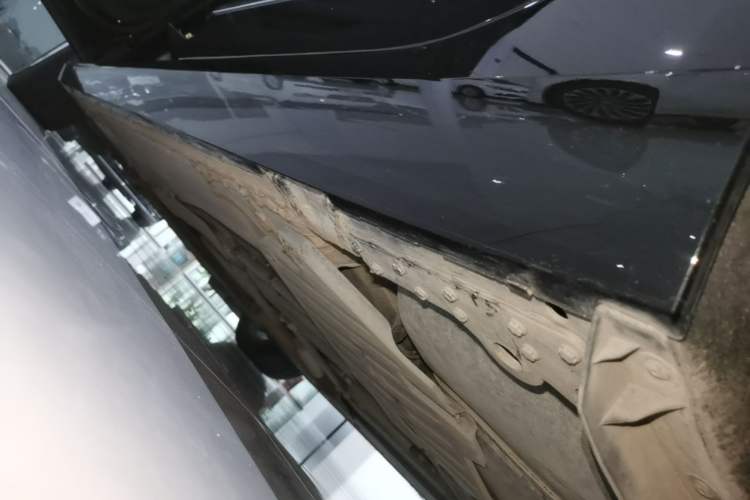 Used Cadillac CT6 2021 28T Luxury Version Left Side Sill