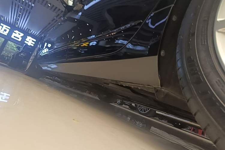 Used Cadillac CT6 2021 28T Luxury Version Left Side Sill