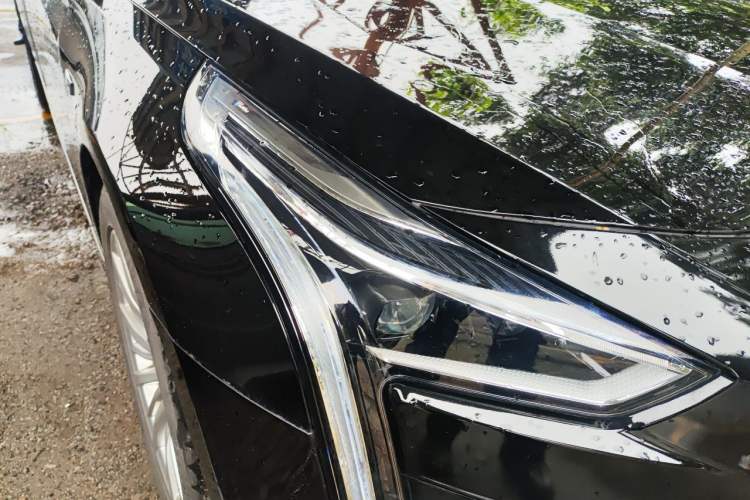 Used Cadillac CT6 2021 28T Luxury Version Right Front Headlight