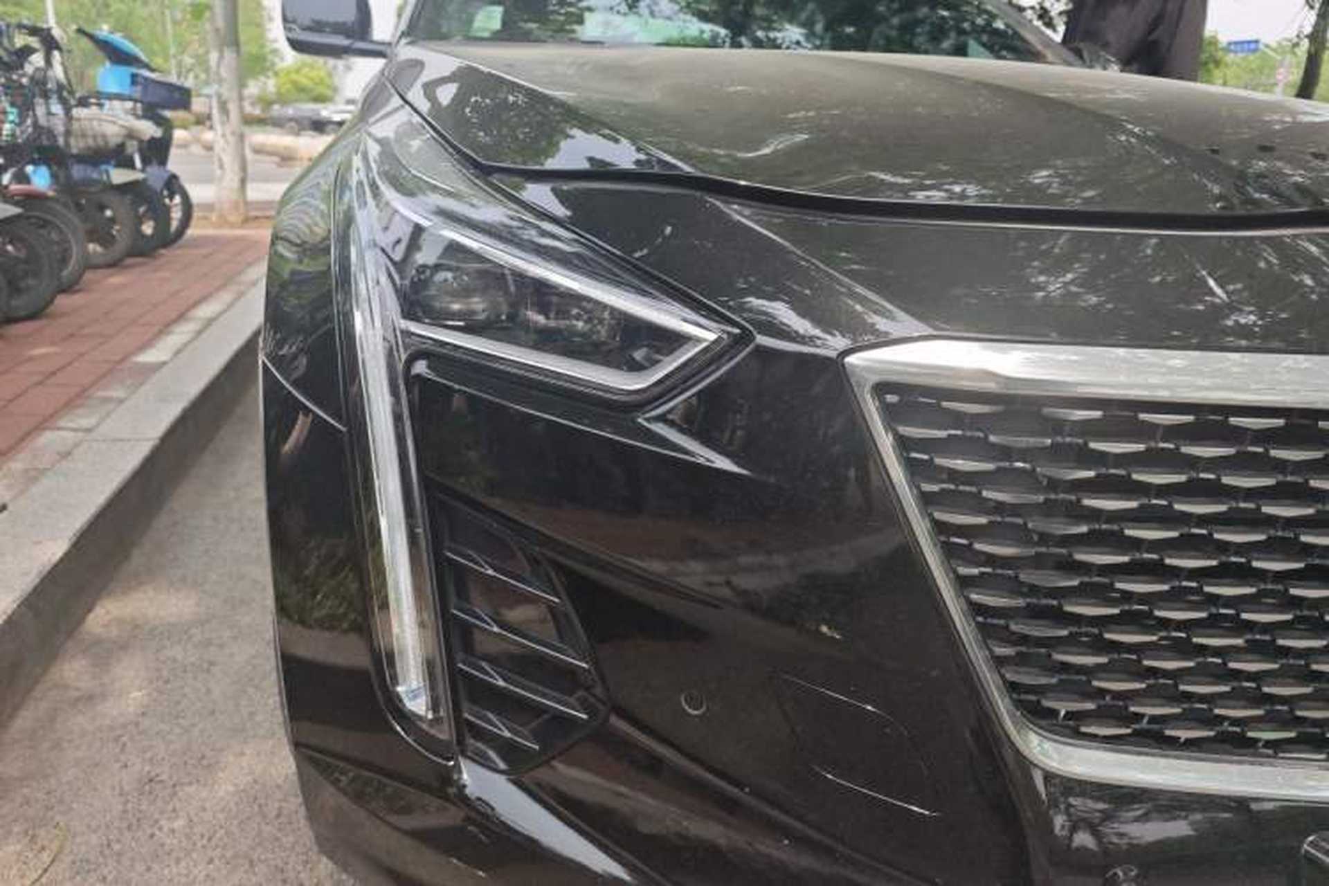 Used Cadillac CT6 2021 28T Luxury Version Right Front Headlight