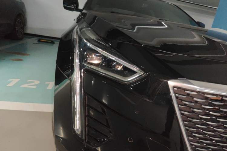Used Cadillac CT6 2021 28T Luxury Version Right Front Headlight