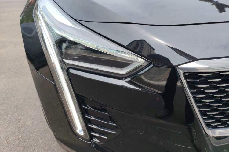 Used Cadillac CT6 2021 28T Luxury Version Right Front Headlight