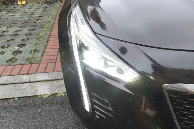 Used Cadillac CT6 2021 28T Luxury Version Right Front Headlight