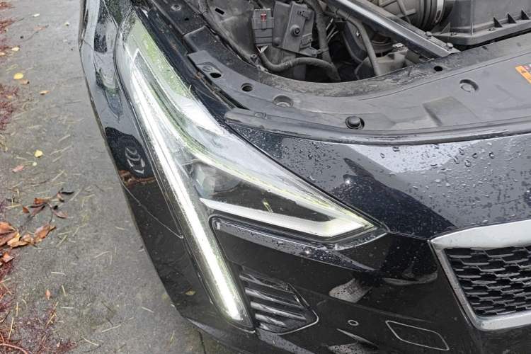 Used Cadillac CT6 2021 28T Luxury Version Right Front Headlight
