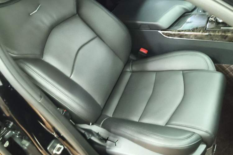 Used Cadillac CT6 2021 28T Luxury Version Right Front Seat