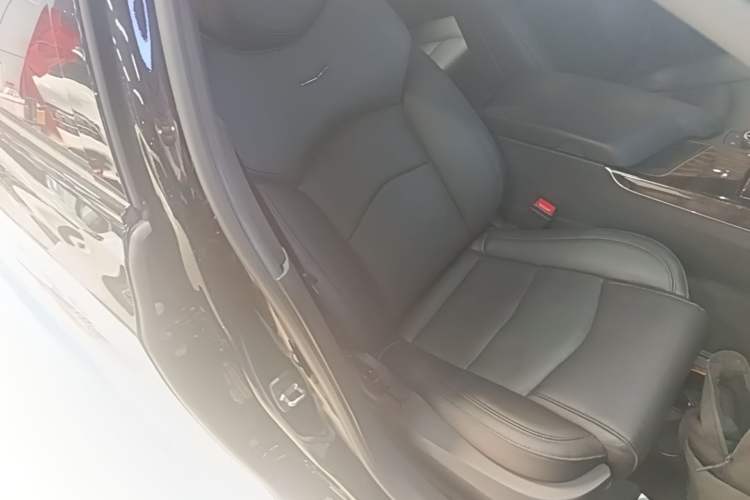 Used Cadillac CT6 2021 28T Luxury Version Right Front Seat