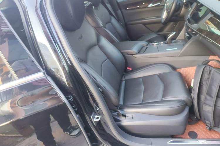 Used Cadillac CT6 2021 28T Luxury Version Right Front Seat