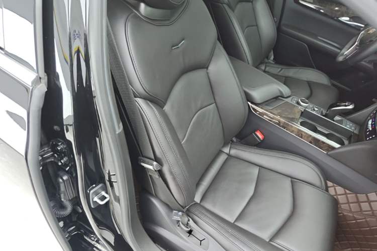 Used Cadillac CT6 2021 28T Luxury Version Right Front Seat