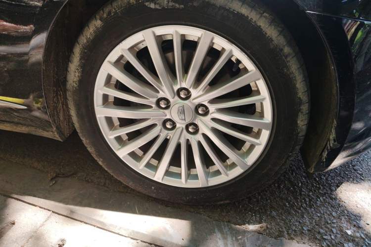 Used Cadillac CT6 2021 28T Elite Edition Right Front Wheel Hub