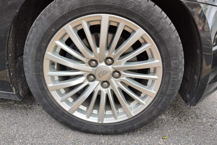 Used Cadillac CT6 2021 28T Fashion Edition Right Front Wheel Hub