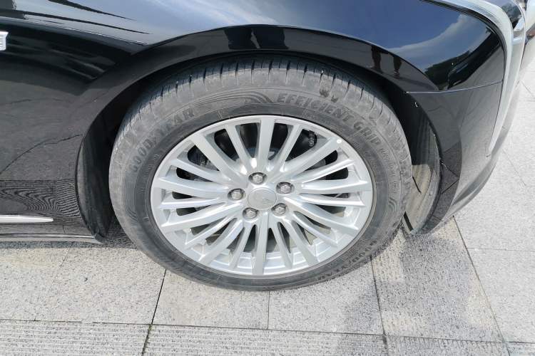 Used Cadillac CT6 2021 28T Luxury Version Right Front Wheel Hub