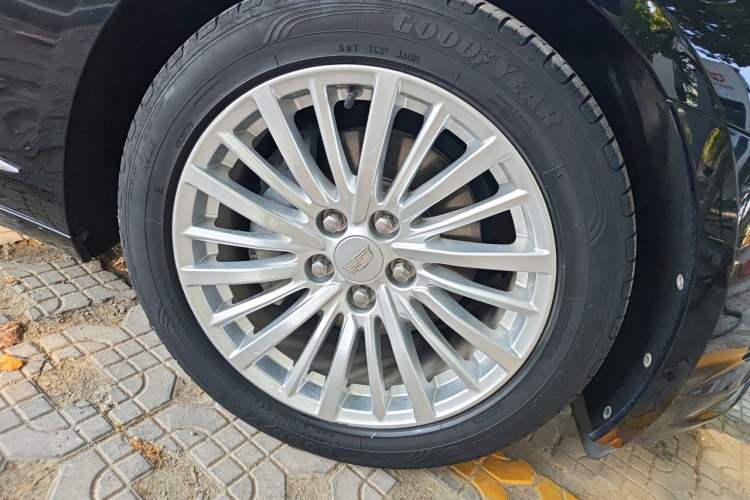 Used Cadillac CT6 2021 28T Luxury Version Right Front Wheel Hub