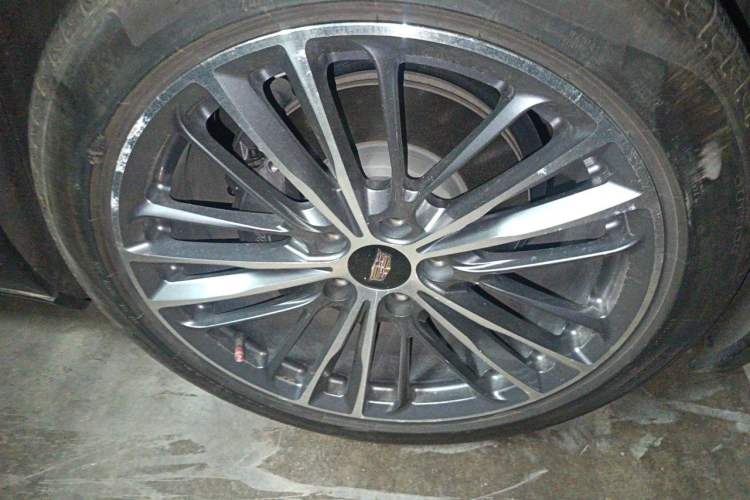Used Cadillac CT6 2021 28T Luxury Version Right Front Wheel Hub