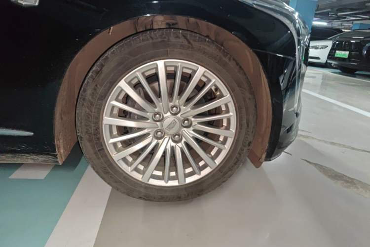 Used Cadillac CT6 2021 28T Luxury Version Right Front Wheel Hub