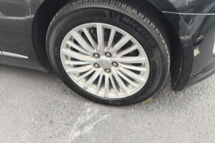 Used Cadillac CT6 2021 28T Fashion Edition Right Front Wheel Hub