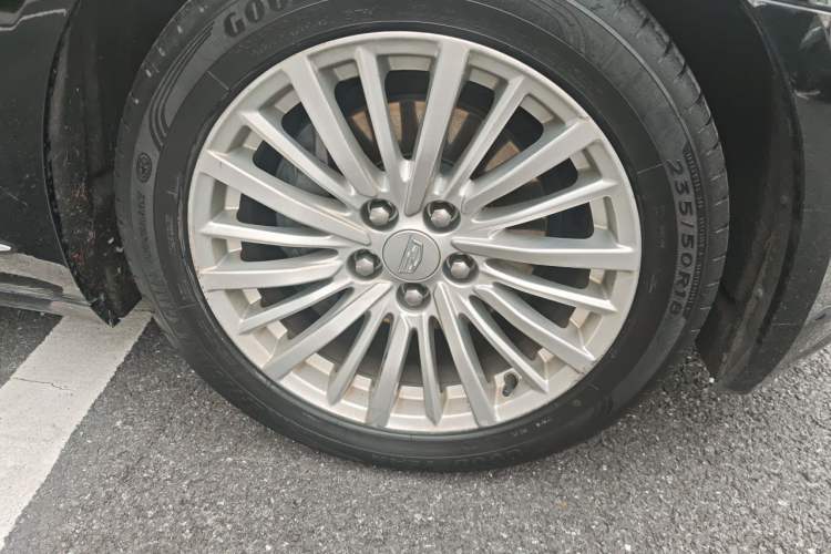 Used Cadillac CT6 2021 28T Fashion Edition Right Front Wheel Hub