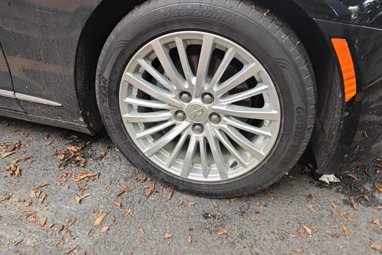 Used Cadillac CT6 2021 28T Elite Edition Right Front Wheel Hub