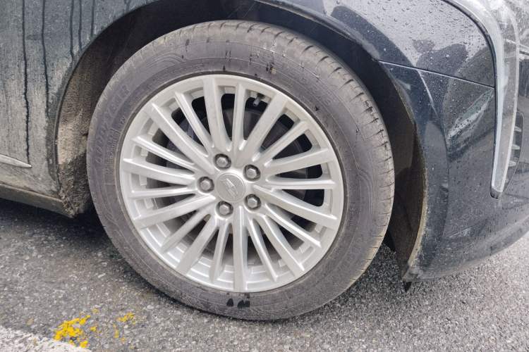 Used Cadillac CT6 2021 28T Luxury Version Right Front Wheel Hub